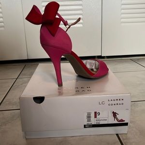 GORGEOUS Red/pink two toned bow heels